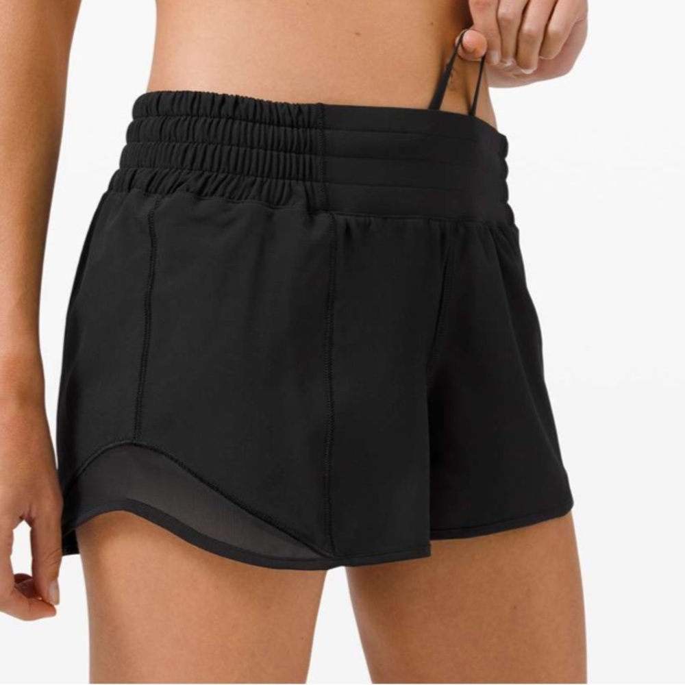 Lululemon Hotty Hot High-Rise Short 2.5"